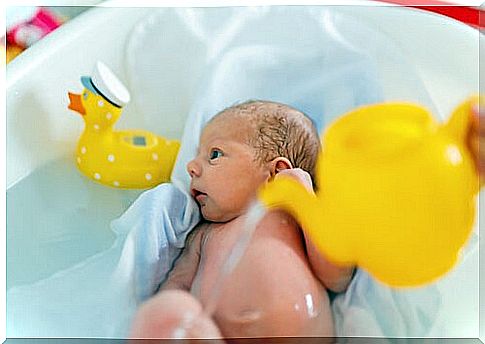 6 tips for baby's first bath