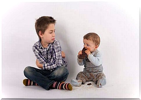 Changes in the child's behavior when a sibling arrives