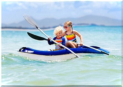 kids kayaking