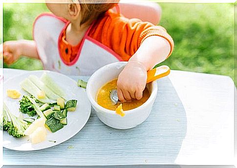 The BLW Baby-led weaning method: let the child learn to eat alone?